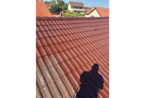 Nettoyage toiture à chassieu-Bequerie Rénovation Services-couvreur Chassieu-rénovation toiture-travaux de toiture-entreprise de zinguerie-vouverture-gouttières aluminium-nettoyage toiture-Chassieu-Lyon Est-Rhône-Alpes-8