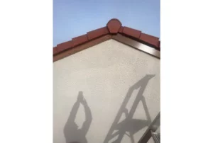 Rénovation rives de toit-Bequerie Rénovation Services-Artisan couvreur-rénovation toiture-nettoyage toiture-zinguerie-habillage bandeaux aluminium-rives de toit-peinture extérieure-entretien toiture-Chassieu-Saint-Priest-Rhône-Savoie-Bequerie Rénovation Services-couvreur Chassieu-rénovation toiture-travaux de toiture-entreprise de zinguerie-vouverture-gouttières aluminium-nettoyage toiture-Chassieu-Lyon Est-Rhône-Alpes-2